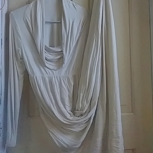 New large silk cream colored maternity dress - Picture 4 of 4